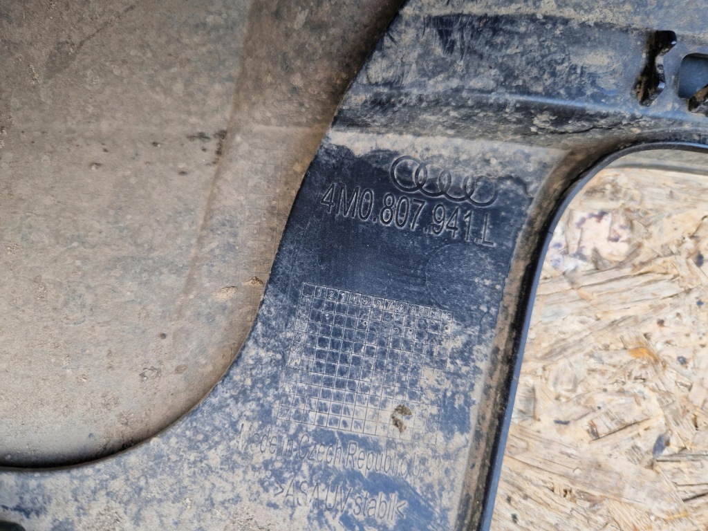 Дифузор накладка спойлер бампера задня audi q7 ii 4m Зі Шроту