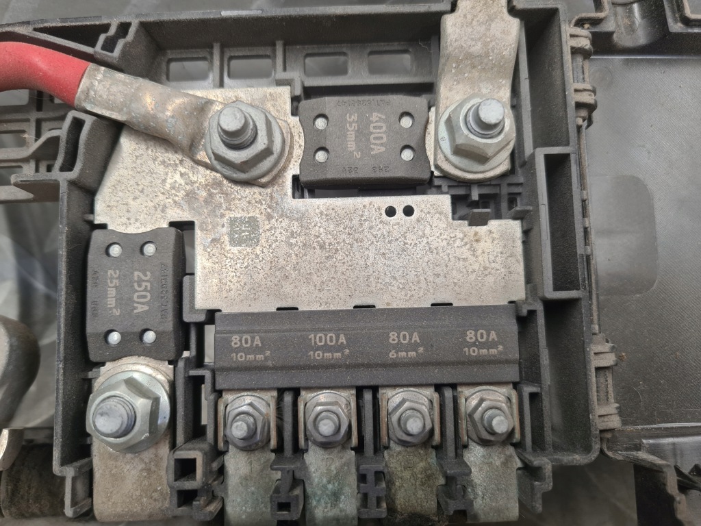 Клемма коробка предохранителей на аккумулятор meriva 2 b 13354391 в Украине