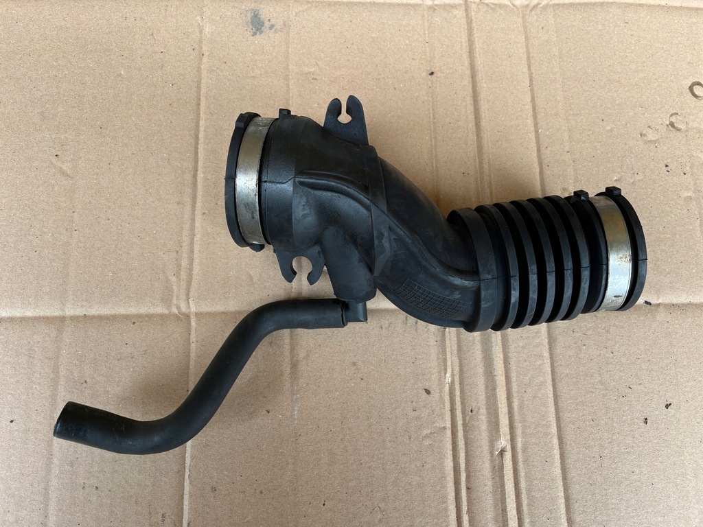 фото №1, Труба воздухозаборник воздуха renault modus 2005-2008 1.6 8200424266