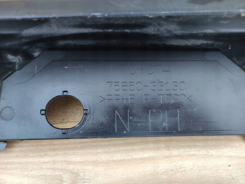 фото №10, Toyota camry viii 8 накладка молдинг правый порог 75850-33130