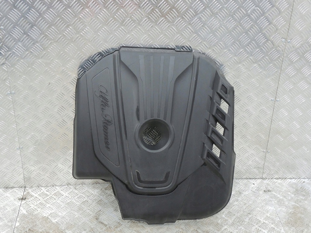 фото №1, Alfa romeo stelvio 2,2d защита двигателя верхний