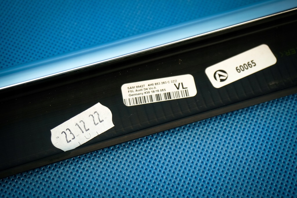 фото №11, Молдинг ущільнювач двері хром audi a8 s8 4h 4h0853283c 2zz