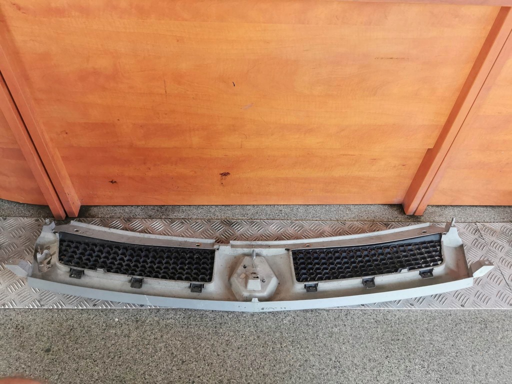 фото №2, Решітка радіатора решітка радіатора renault master ii lift оригінальний номер 8200233765