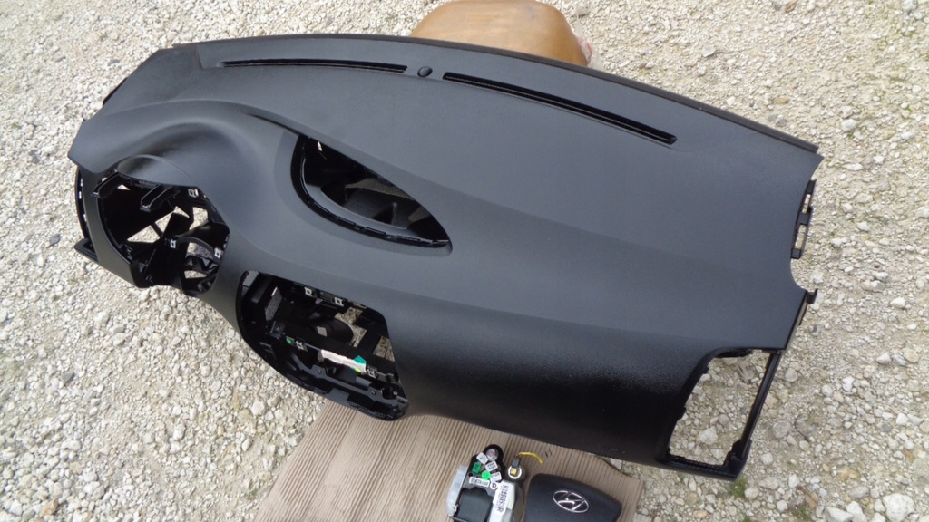 фото №8, Hyundai i20 08-15 приборная панель консоль подушка безопасности ремни идеальное состояние