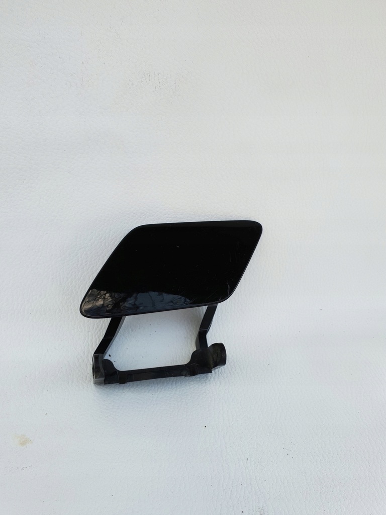 фото №1, Audi a4 b9 8w0 заглушка распылителя бампер l