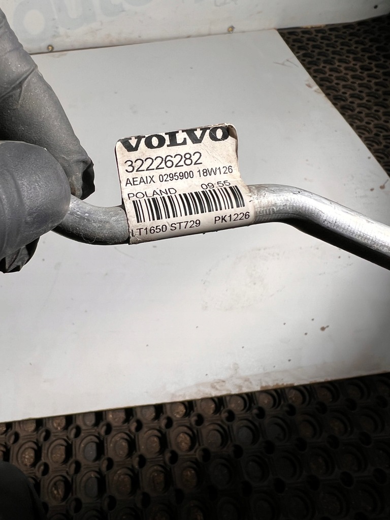 фото №3, Volvo xc40 трубка шланг кондиционера 32226282