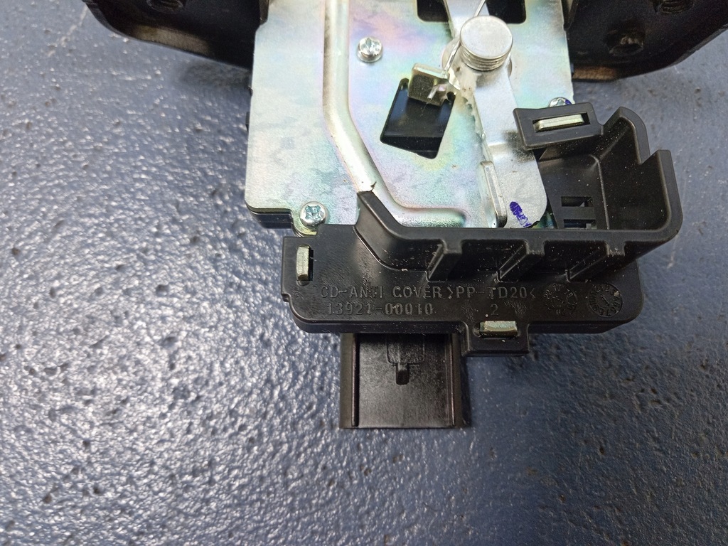 фото №4, Kia ceed iii hb замок крышки багажника 13921-00010