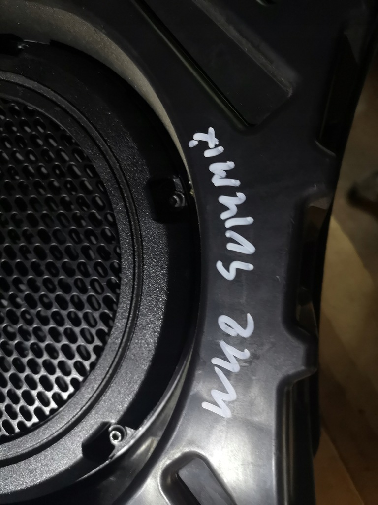 фото №5, Сабвуфер jeep grand cherokee wk2 harman kardon