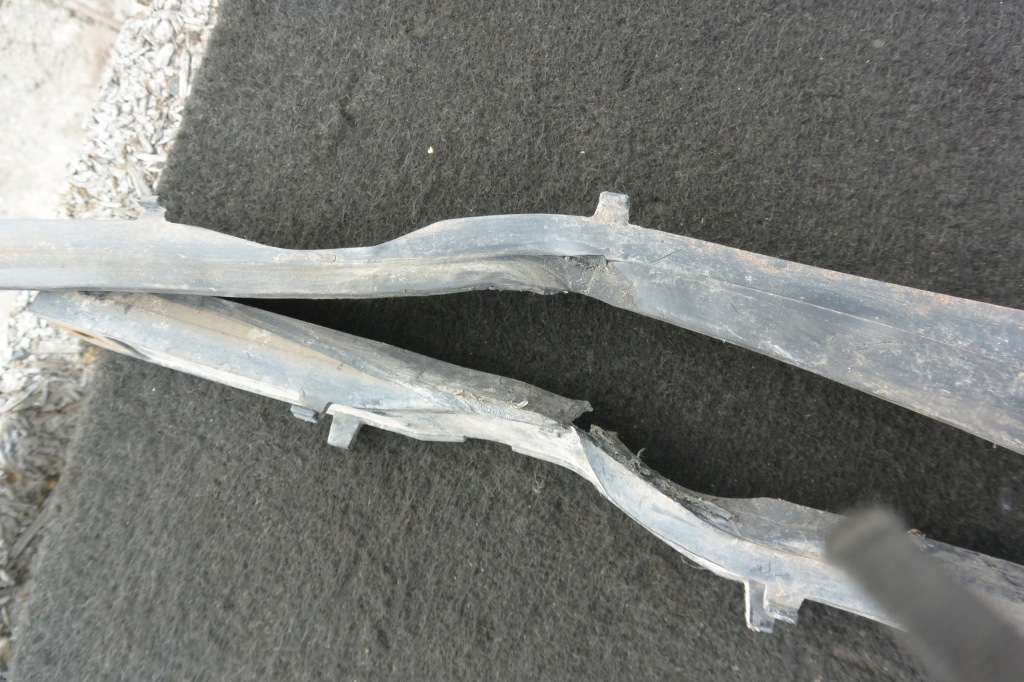 Молдинг бампера задня права ліва kpl tesla model s Оригінал