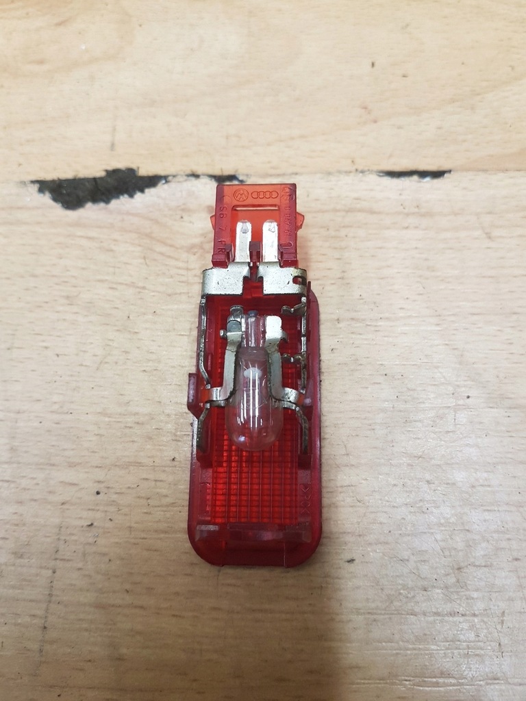 фото №13, Лампа обшивка дверь audi a6 c5