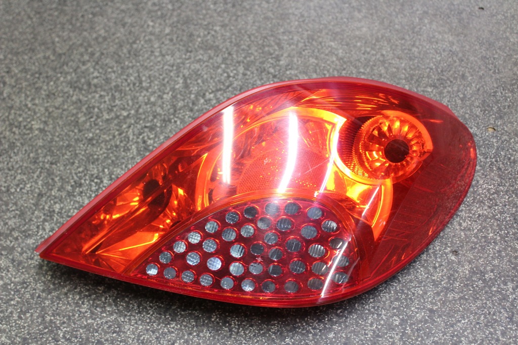 фото №1, Peugeot 207 06-09 лампа правая задняя задняя