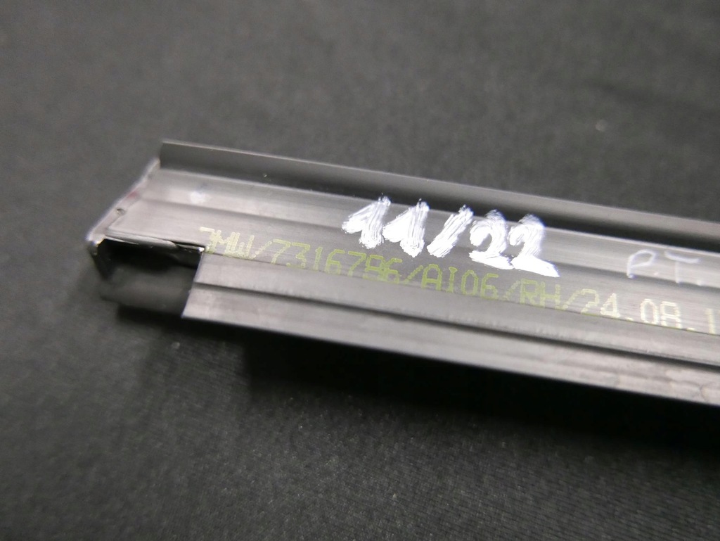 фото №8, Bmw f45 f46 молдинг уплотнитель правый задняя 7316786