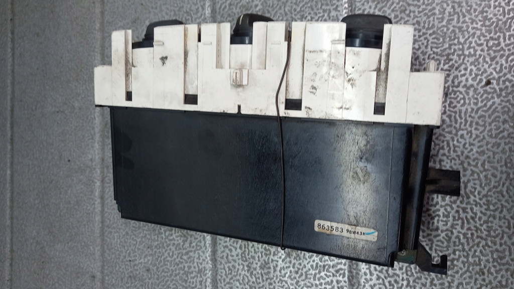 фото №4, Панель кондиціонера volvo s40 863583