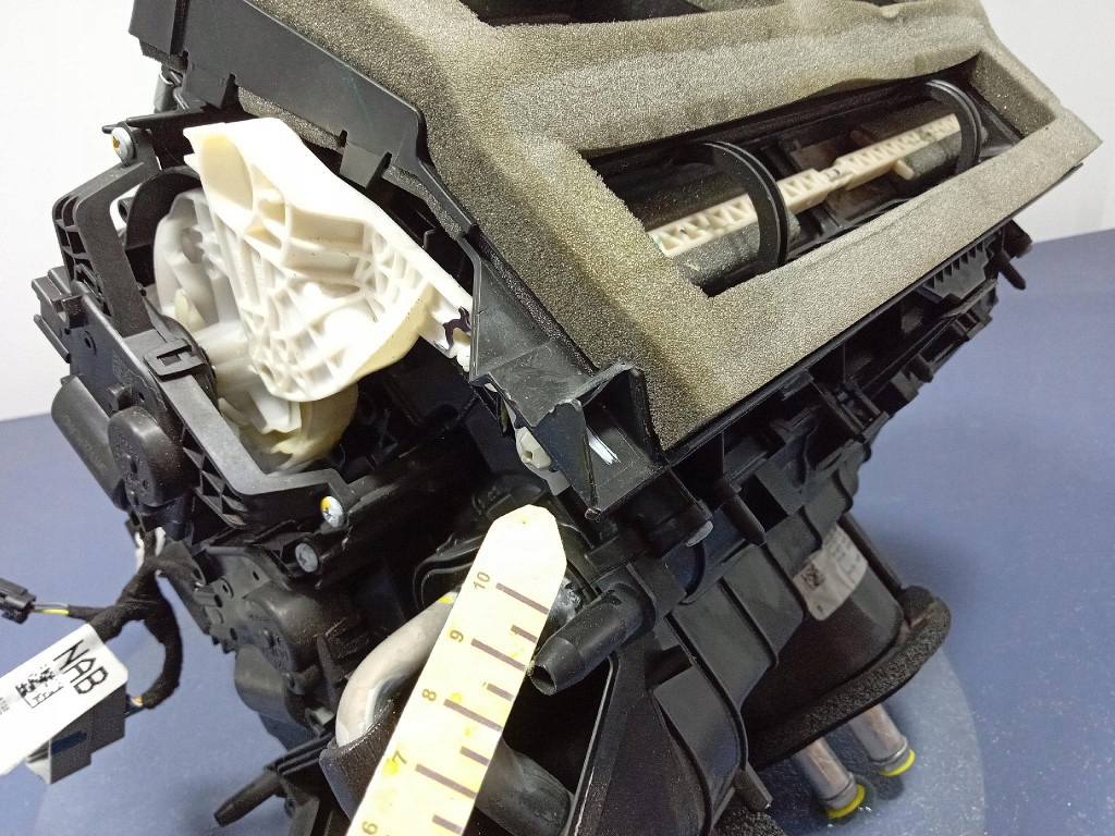 фото №10, Ford mustang mach-e отопитель