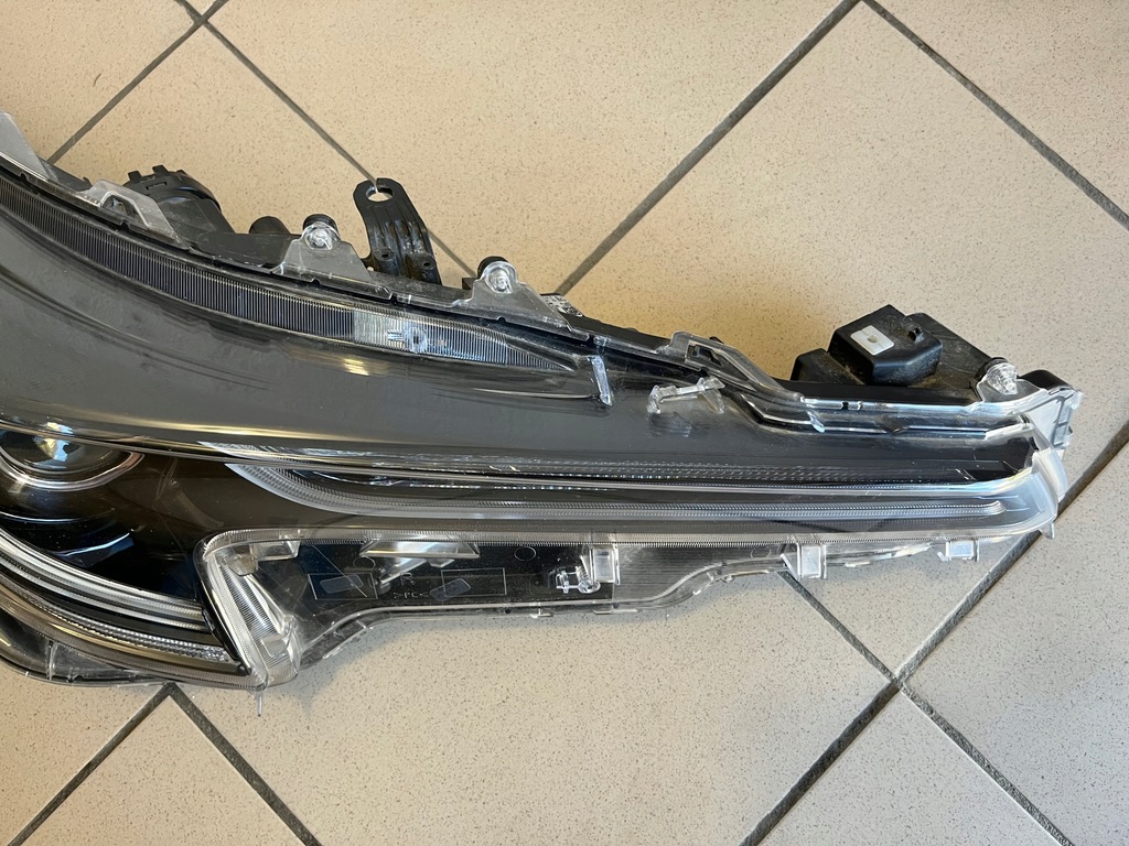 фото №11, Toyota оригінальний номер 81110-02s70 фара