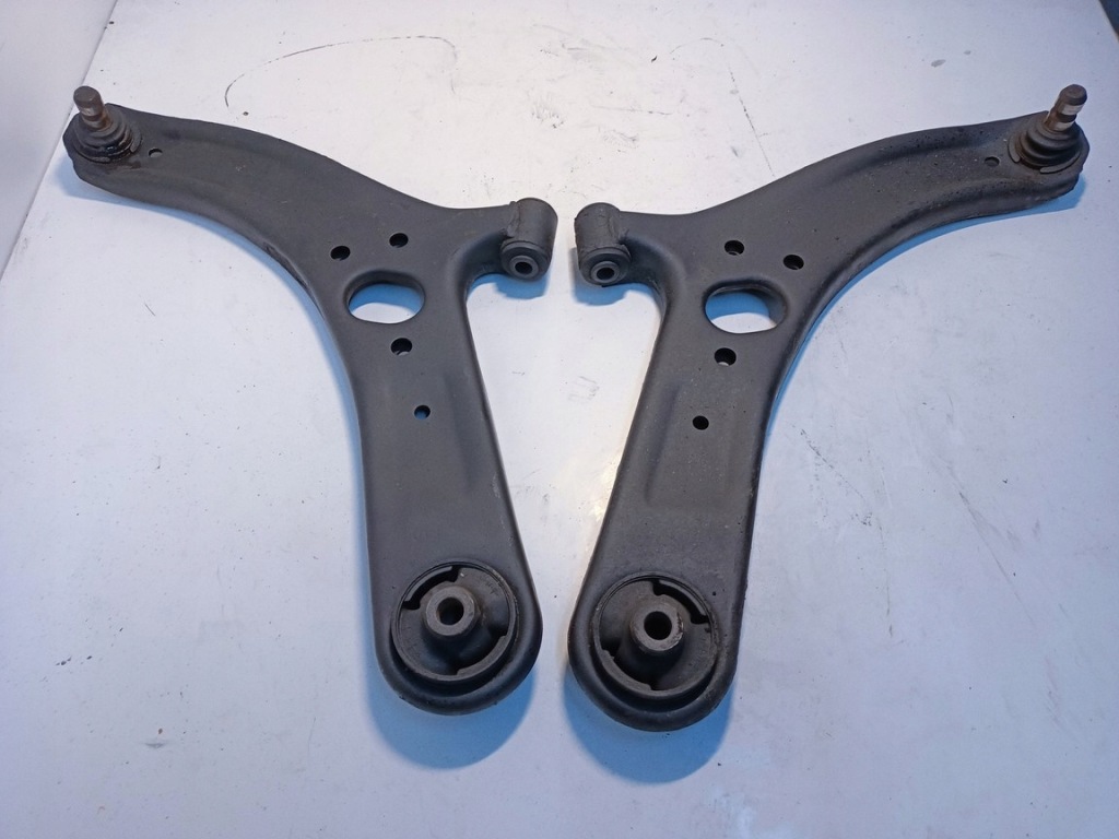 фото №1, Kia rio iii рычаг правый перед 2011-