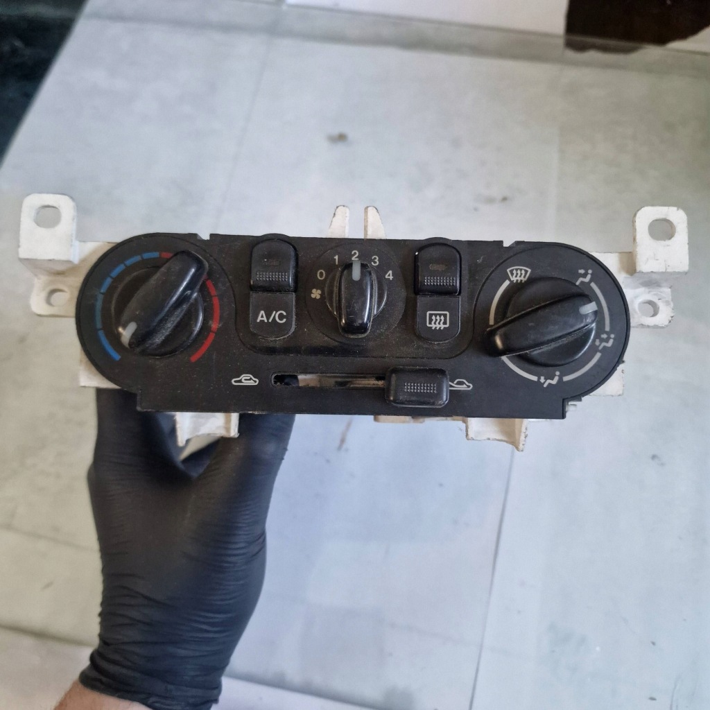 фото №1, Mazda mx-6 1995 панель кондиціонера