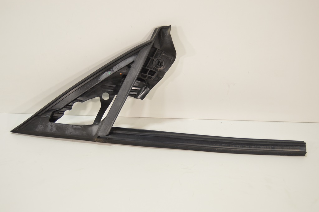 фото №1, Прокладка стекло дверь правый задняя mercedes w117 c117