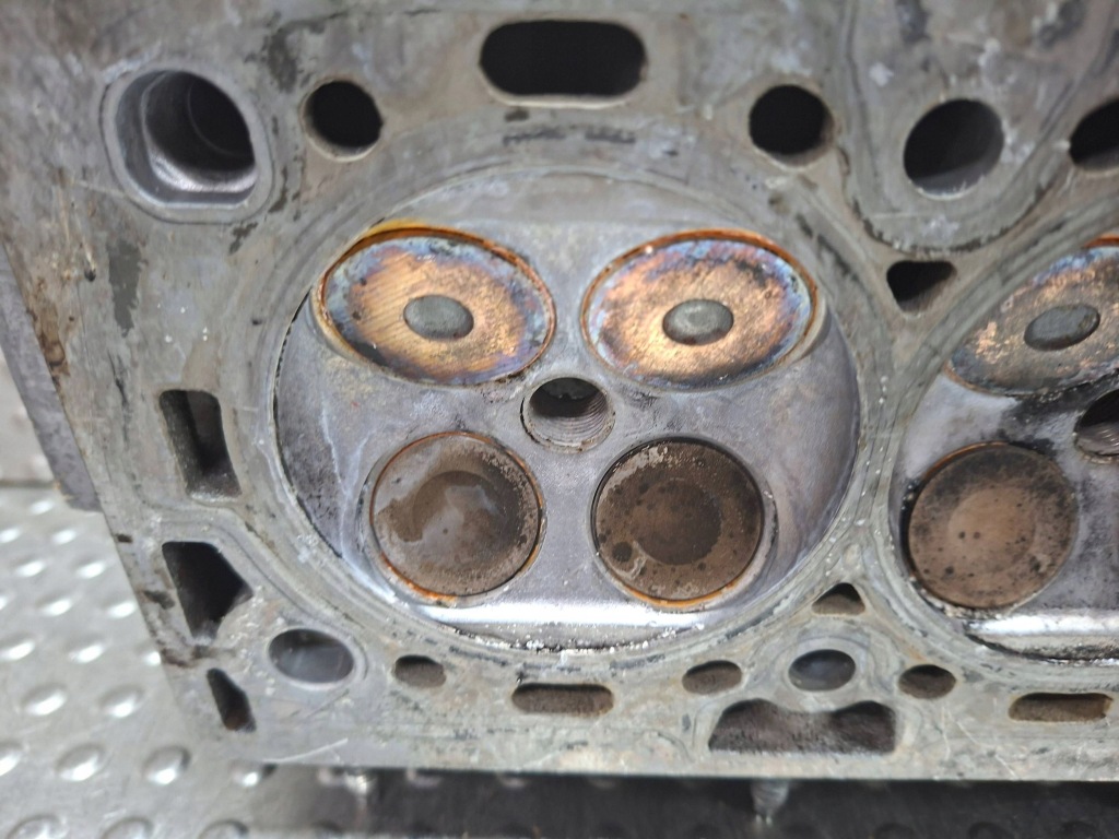 Головка двигателя 55353286 opel zafira b 1.8 16v z18xer 2005- с Разборки