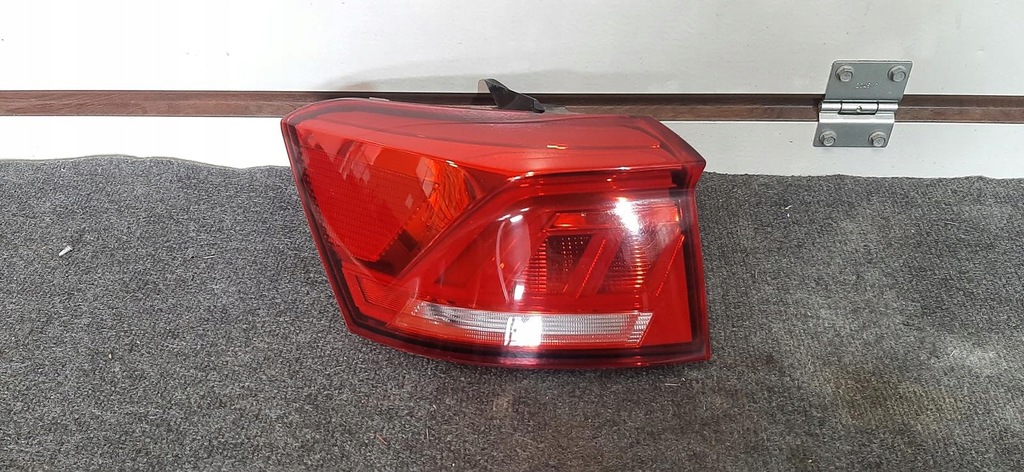 фото №2, Vw t-roc лампа левая задняя led