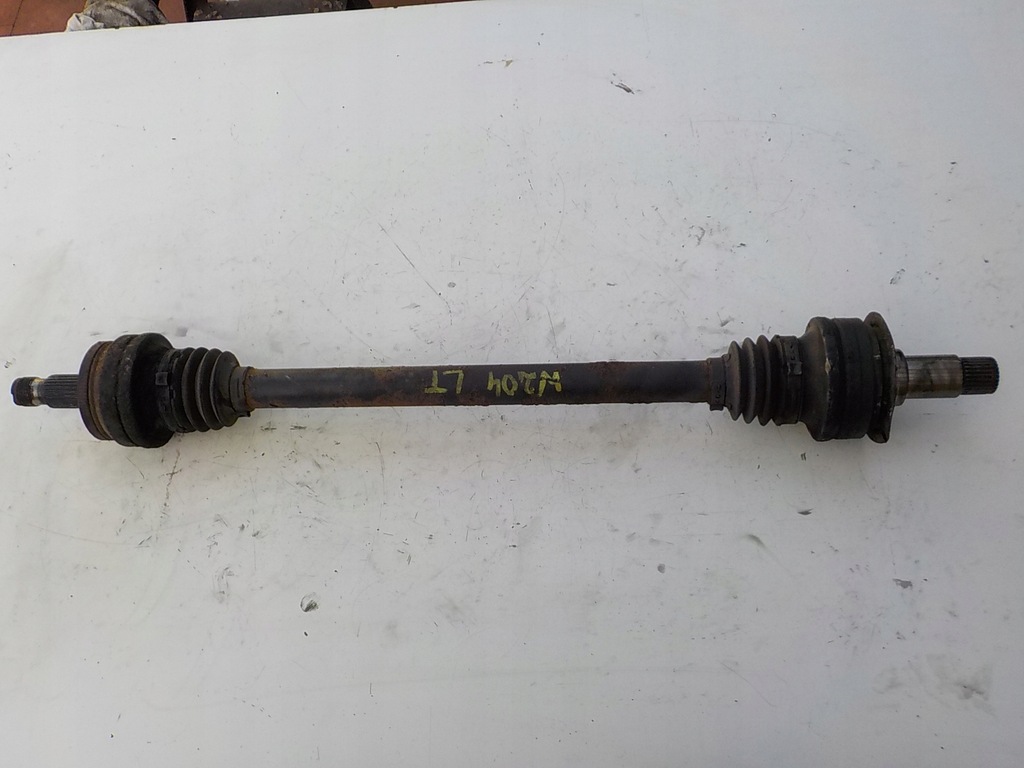 фото №1, Mercedes w204 3.0 v6 приводной вал левый задняя