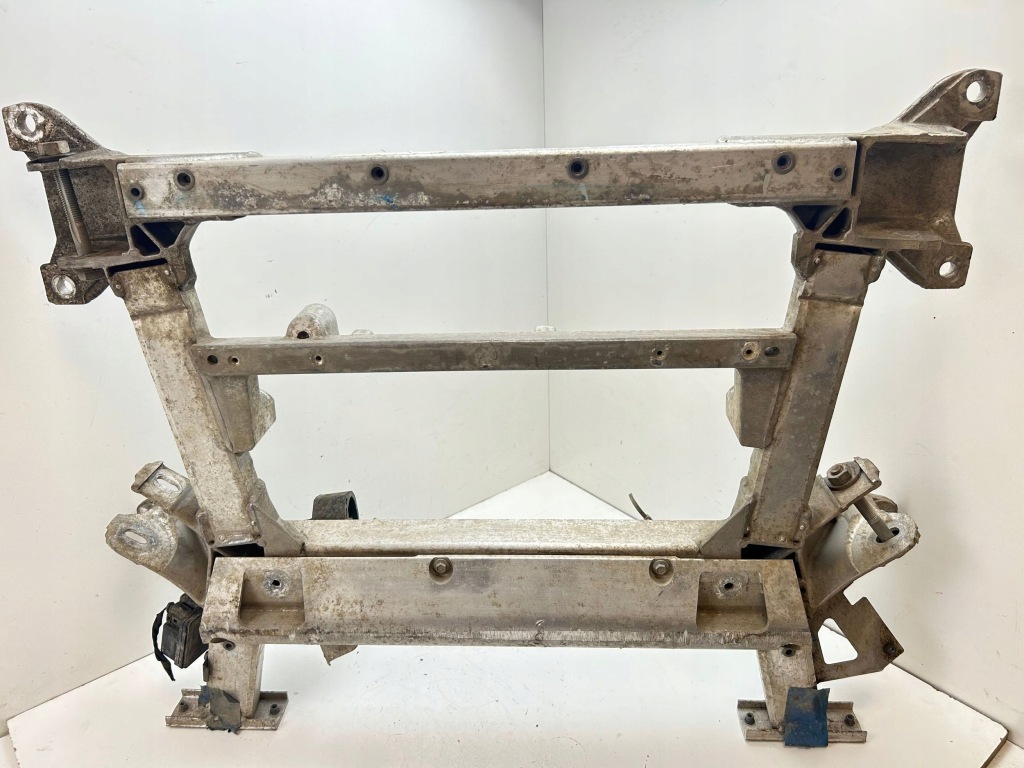 Купить 2016 tesla model s подрамник p105627700e