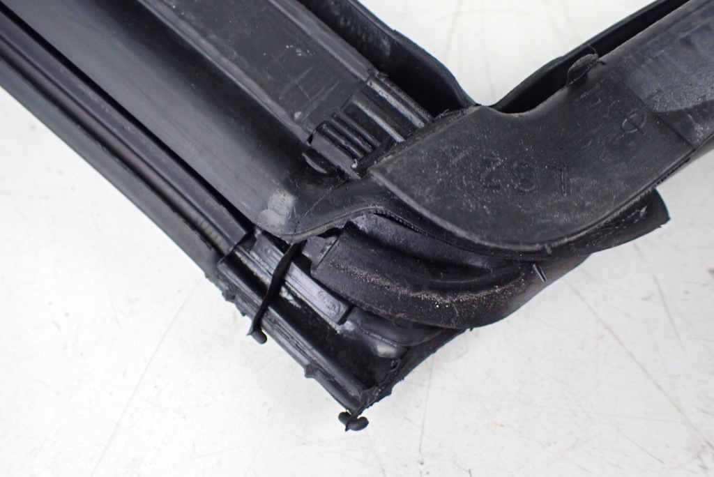 фото №8, Прокладка дверь левый задняя левая задняя audi a5 8t 8t8833707c