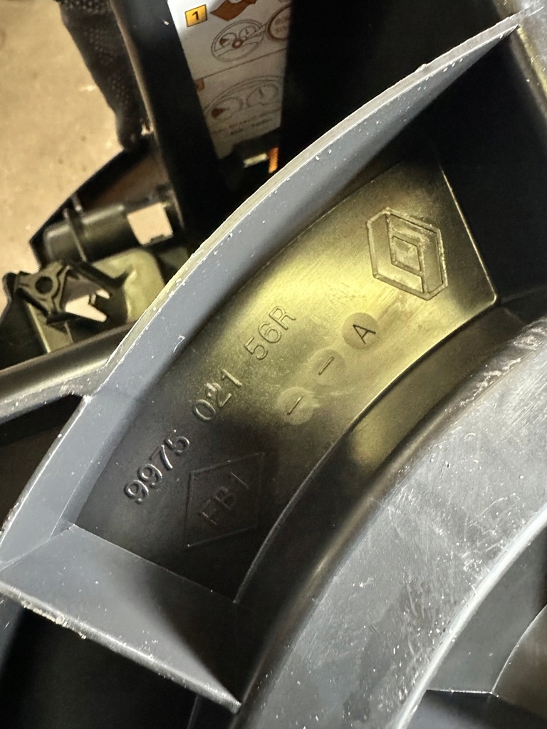 фото №6, Grand scenic iv вкладка багажника набор ремонтный 997502156r