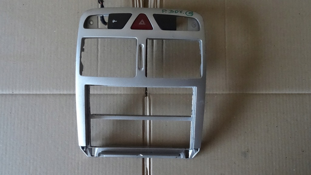 фото №1, Peugeot 307 1.4 8v панель рамка радіо 9634505077