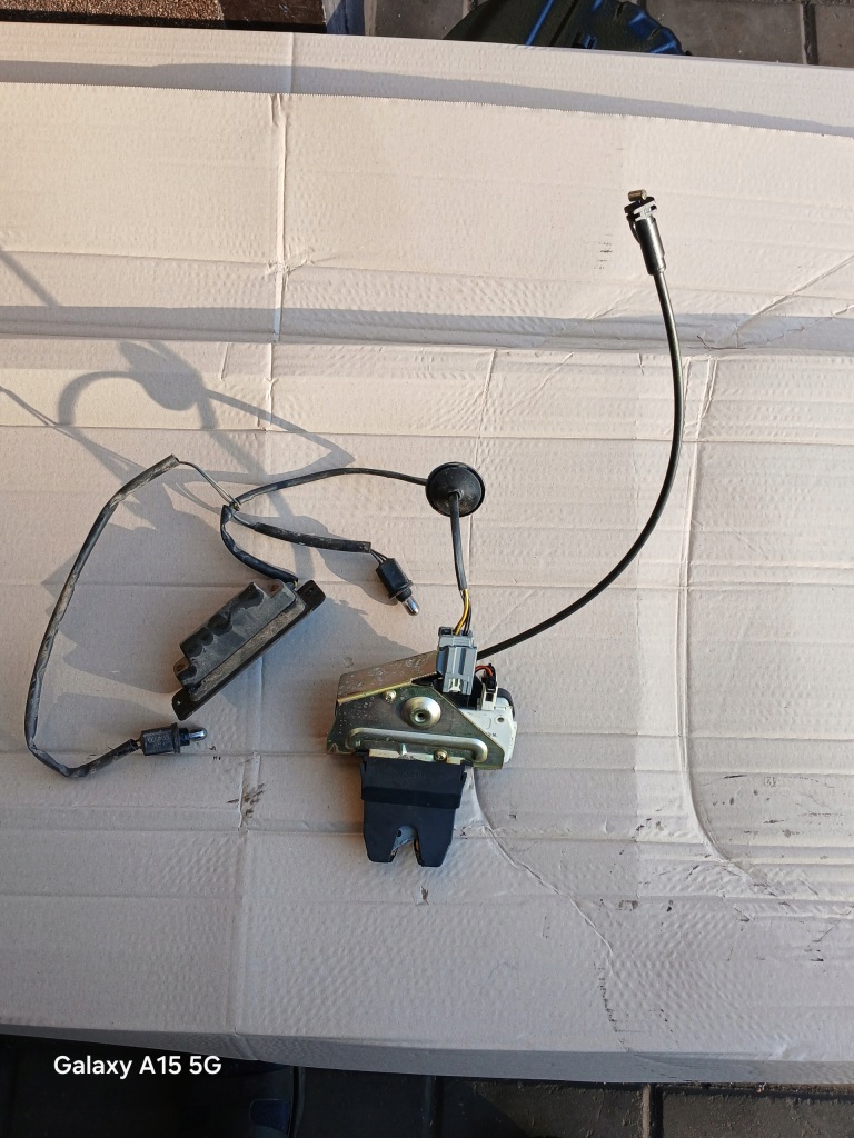 фото №1, Замок мікровимикач кришки задня комплект оригінал volvo s60 s 60 i