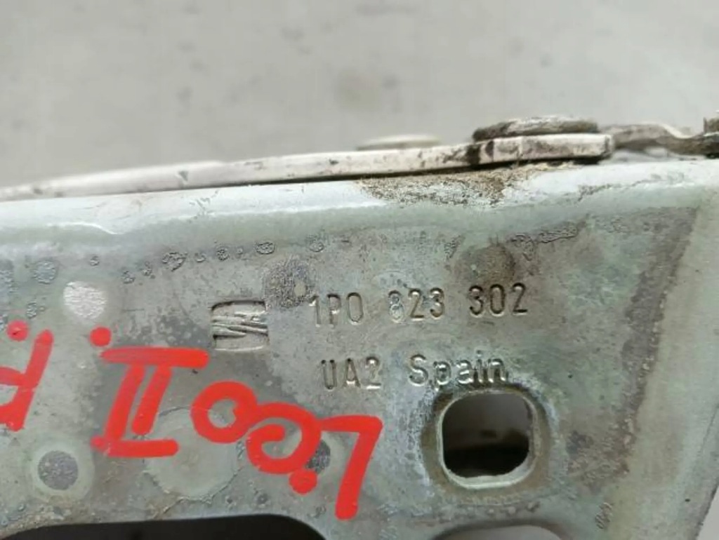 фото №3, Seat leon ii lift петля капот правый 1p0823302