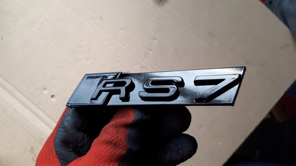 фото №1, S7 4g a7 эмблема решётка бампера rs7