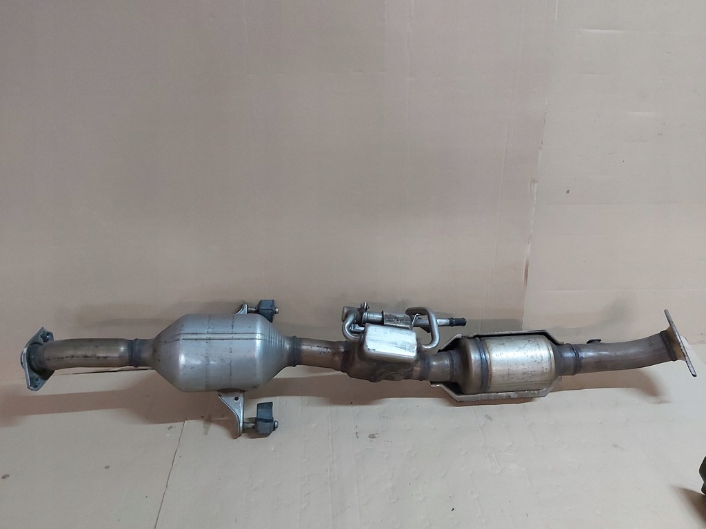 фото №1, Toyota prius iv катализатор prime plug in