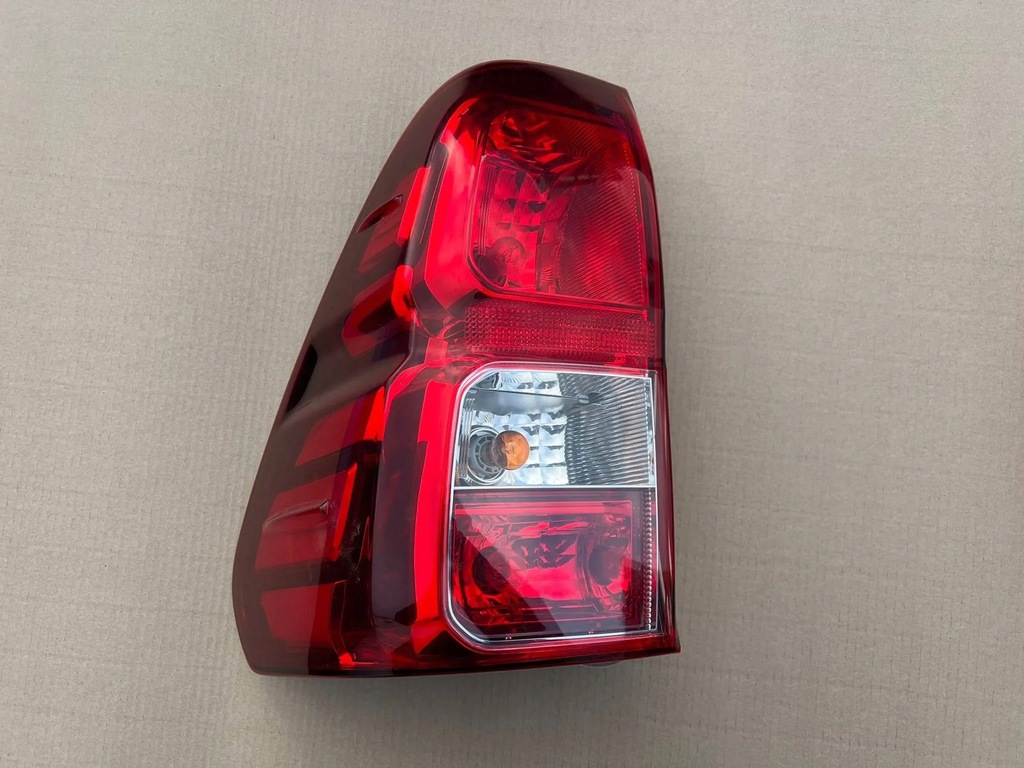 фото №1, Toyota hilux vii задня ліва лампа lift led