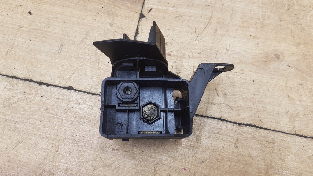 фото №1, Разъём клеммы плюсовой bmw e46 2.0d