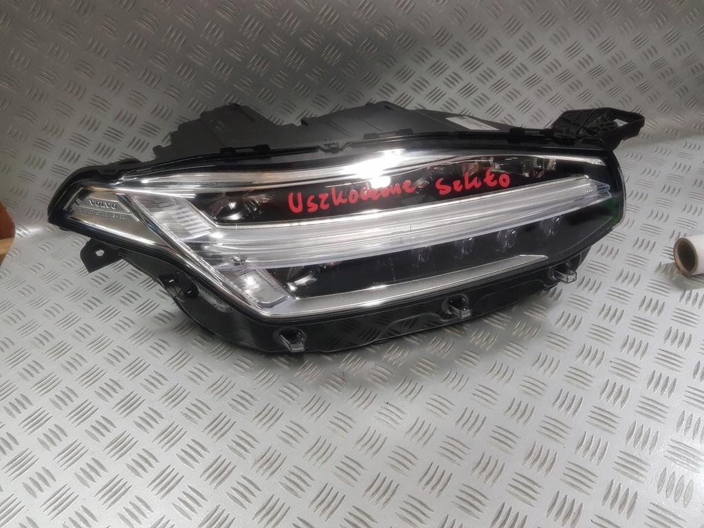 фото №1, Лампа правая правый перед передняя volvo xc90 ii led