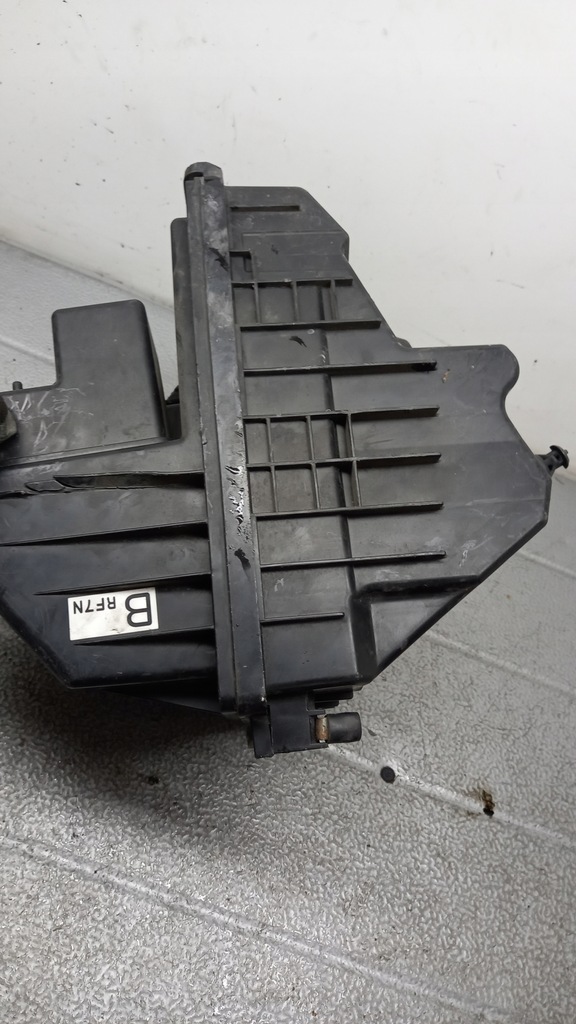фото №4, Корпус фільтра повітря mazda 5 2.0crd van 06r