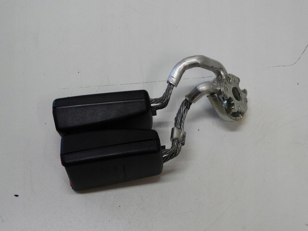 фото №1, Клипса ремней предохранитель. задняя vw golf vi 1k0857739m