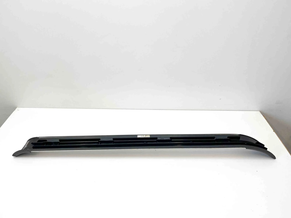 Передня ліва молдинг декоративна поріг mercedes-benz sl r230 a2306801935 в Україні