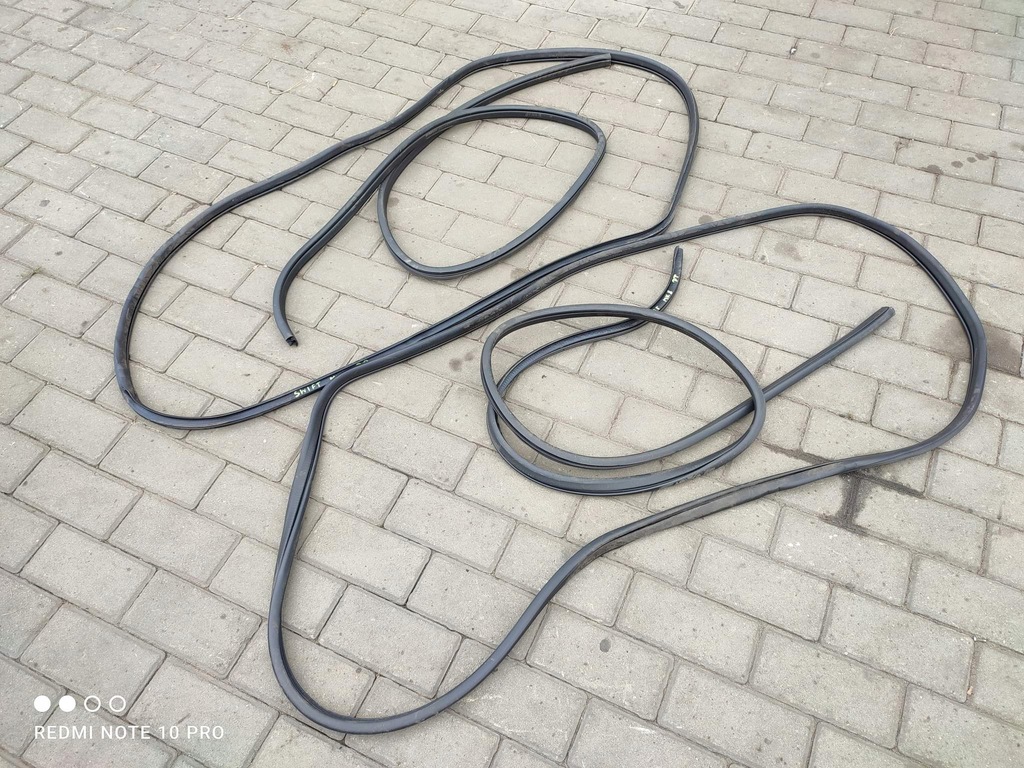 фото №1, Suzuki swift mk8 прокладка дверь перед задняя