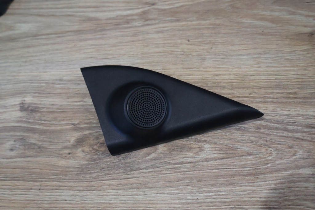 фото №1, Hyundai tucson i 04-10 трикутник захист динамік двері твітер правий