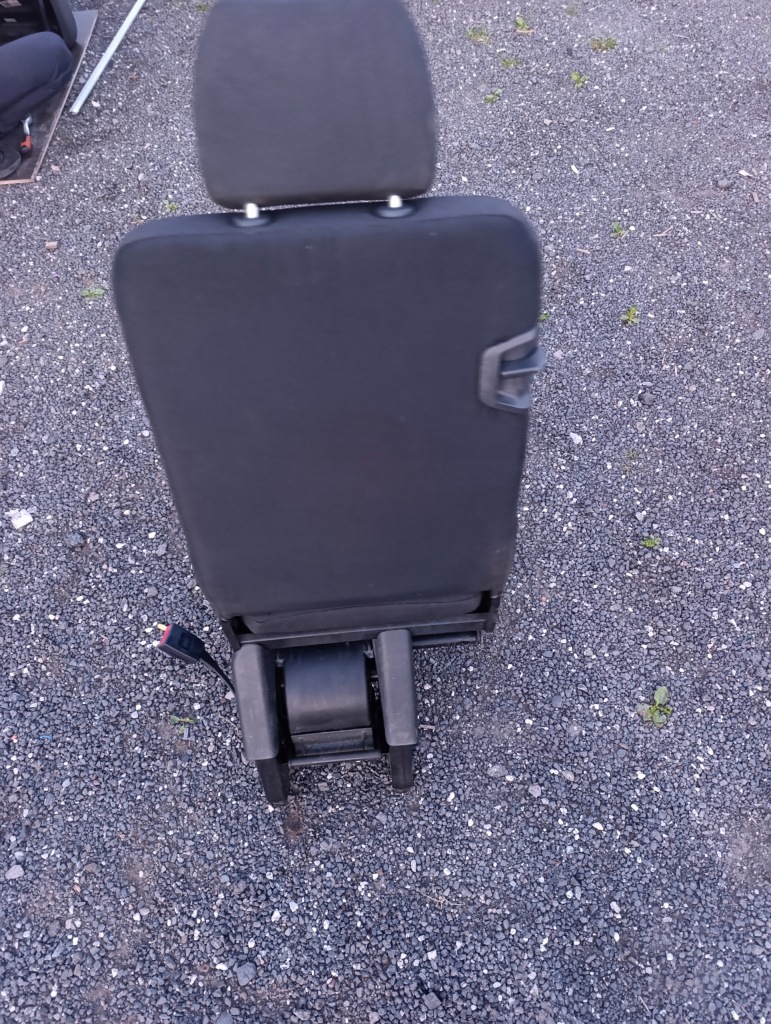 Vw t5 t6 сидіння одномісний drugi ряд/ 2 ряд підставка для сидіння задній/ задній austin Київ