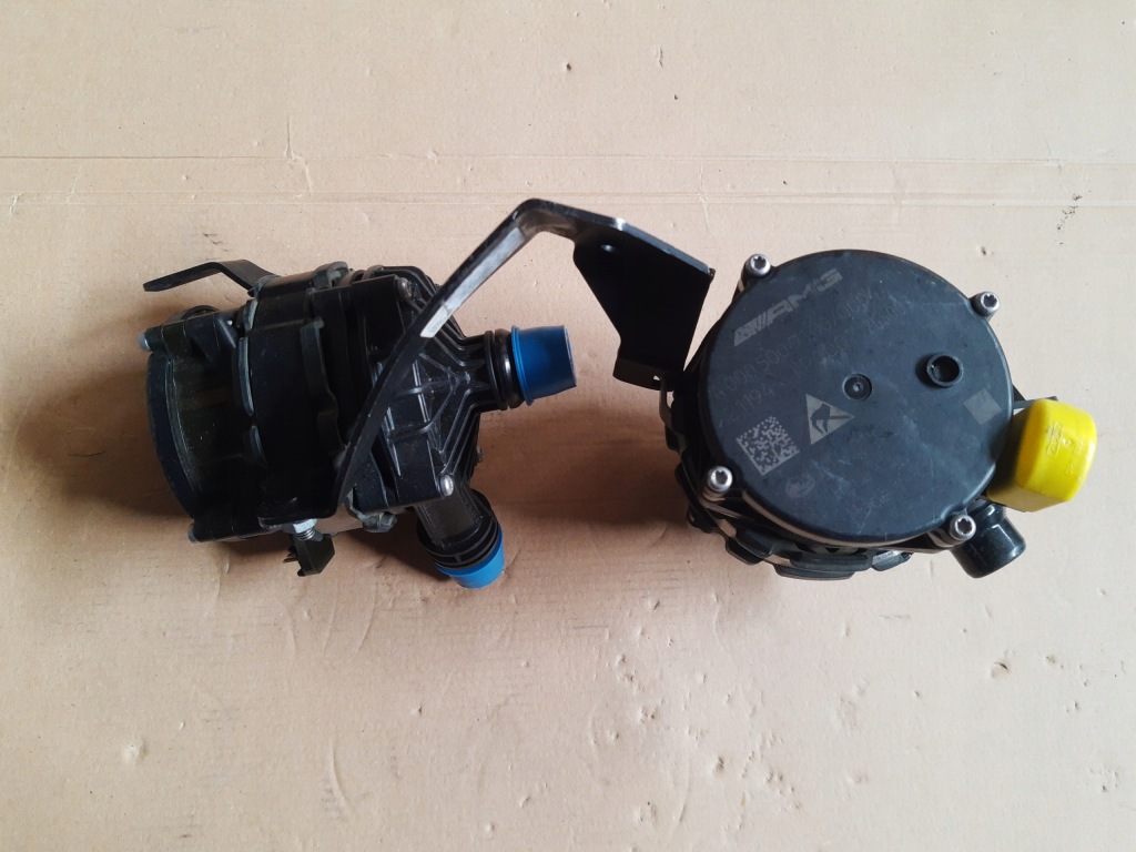 Mercedes gle w167 63 amg 6.3 2x насос помпа воды кронштейн Доставка