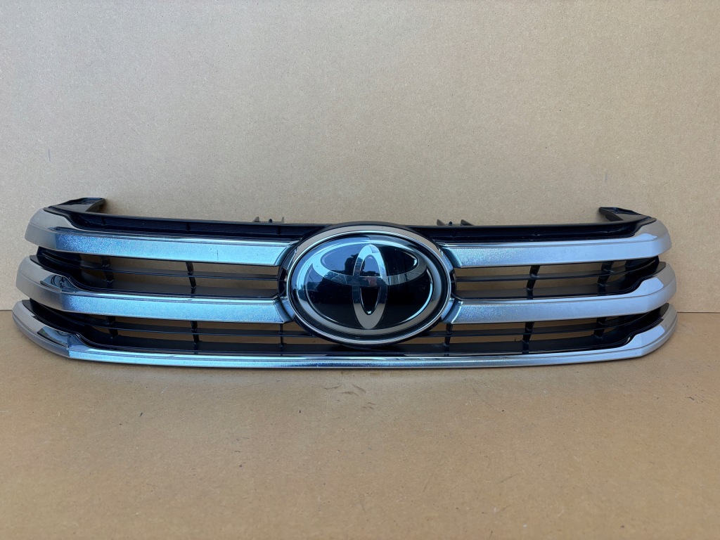 фото №1, Toyota hilux viii 8 15-18 решётка радиатора решётка радиатора w бампер перед