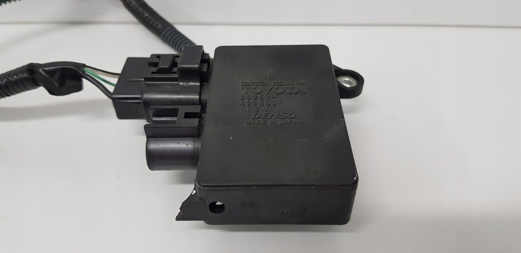 фото №16, Yaris iii 11-20 гібрид 1,5 блок керування вентилятора 89257-12020