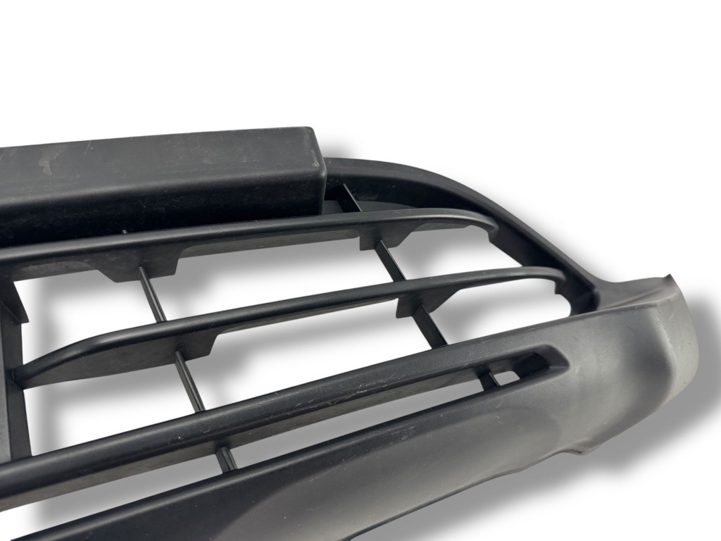 фото №16, Dacia spring 2021 с передний решётка нижняя бампера передний