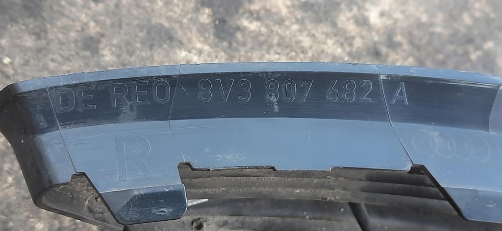 фото №6, Решётка бампера правый перед audi a3 8v 8v3807682a