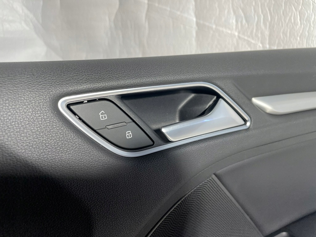 фото №8, Audi a3 s3 8v sedan обшивка двері правий перед bang&olufsen 8v4971036ab