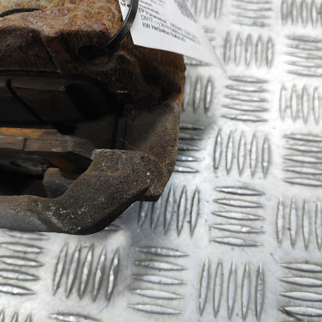 фото №6, Nissan leaf ii ze1 2019 левая сторона суппорт тормозной передний