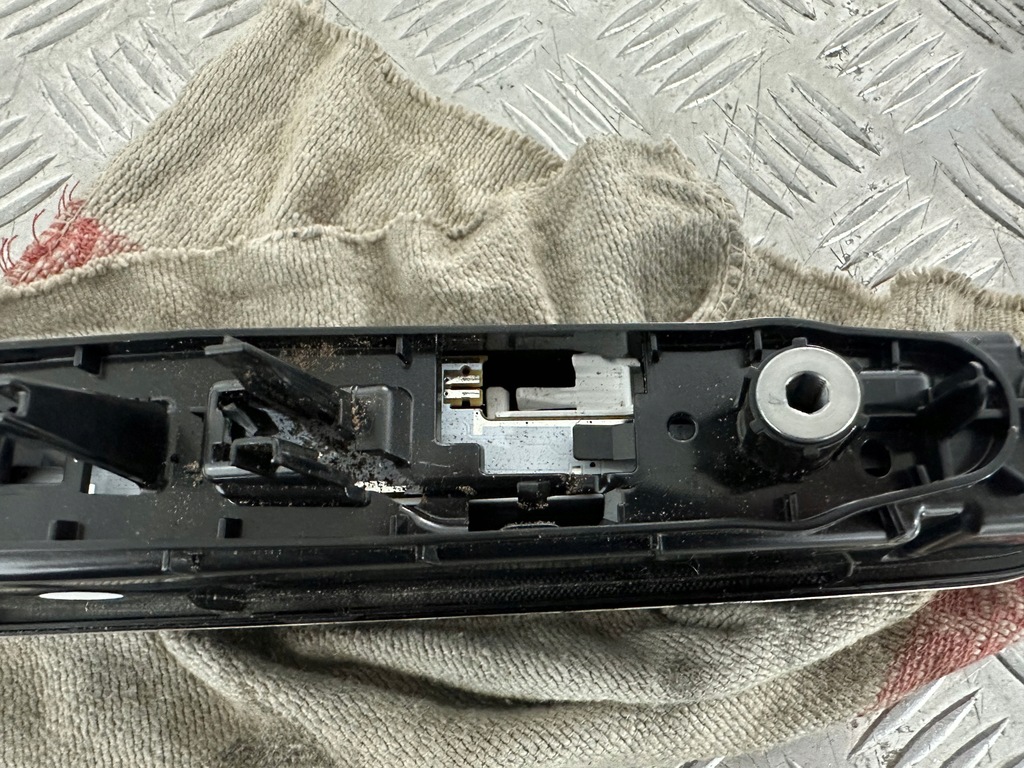 фото №8, Opel astra l hb лампа w крышка правая 9839325380